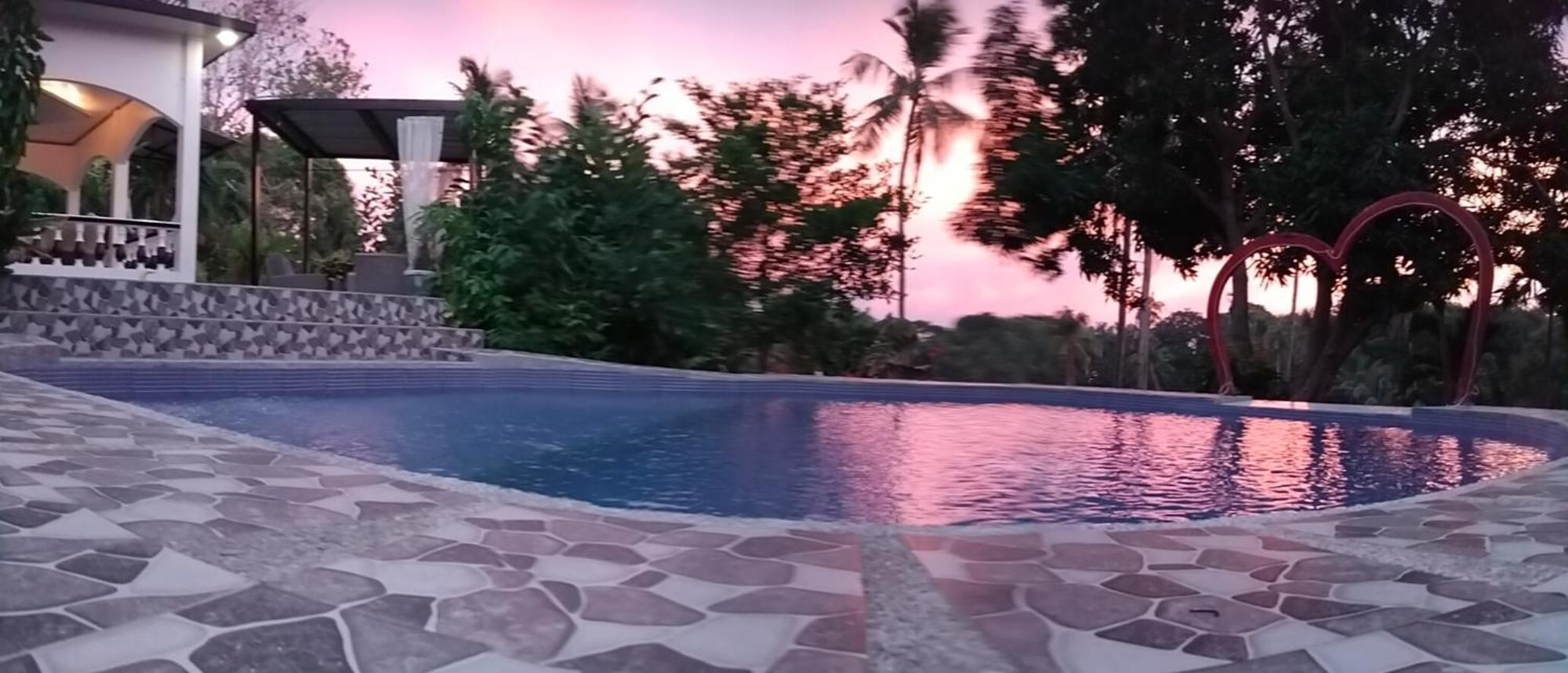 Matteo'S Hus Villa Rental Zamboanguita  Ngoại thất bức ảnh